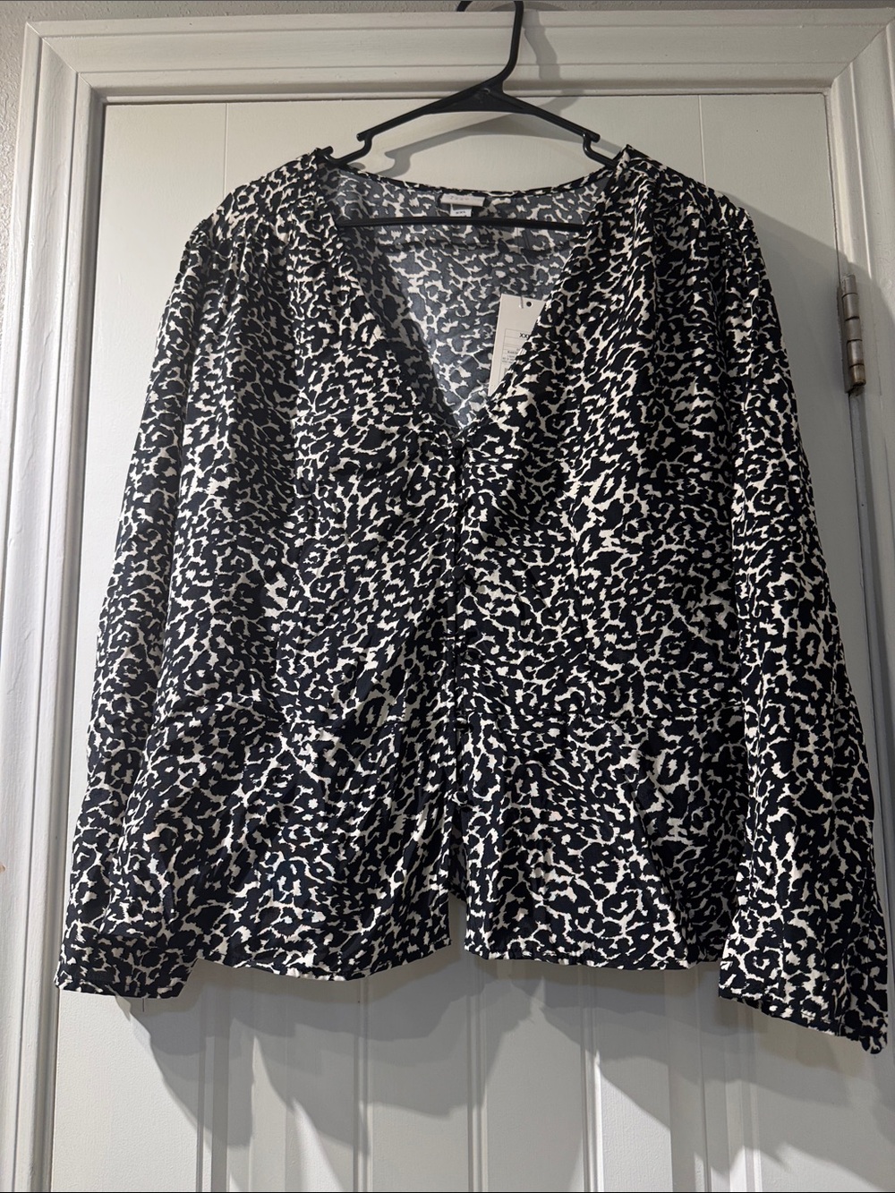 Black and White Printed Women’s V-Neck Blouse